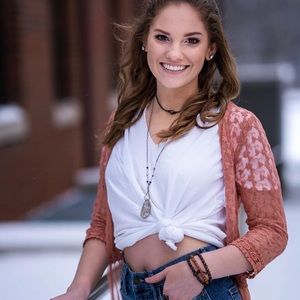 Meet your Posher, Caitlyn